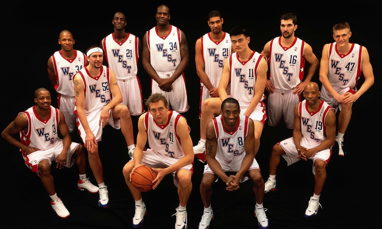 九游官网-NBA巨星在全明星活动中吸引众人注目