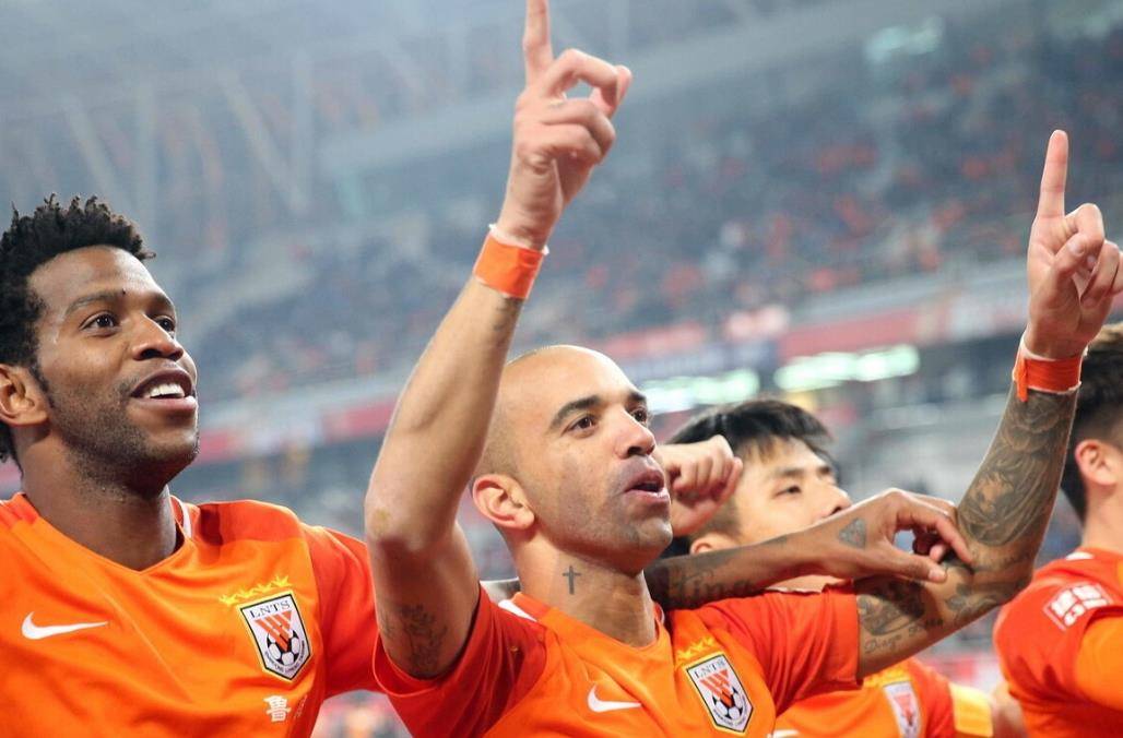 关于传闻内幕曝光，球员转会风波引发球迷热议的信息