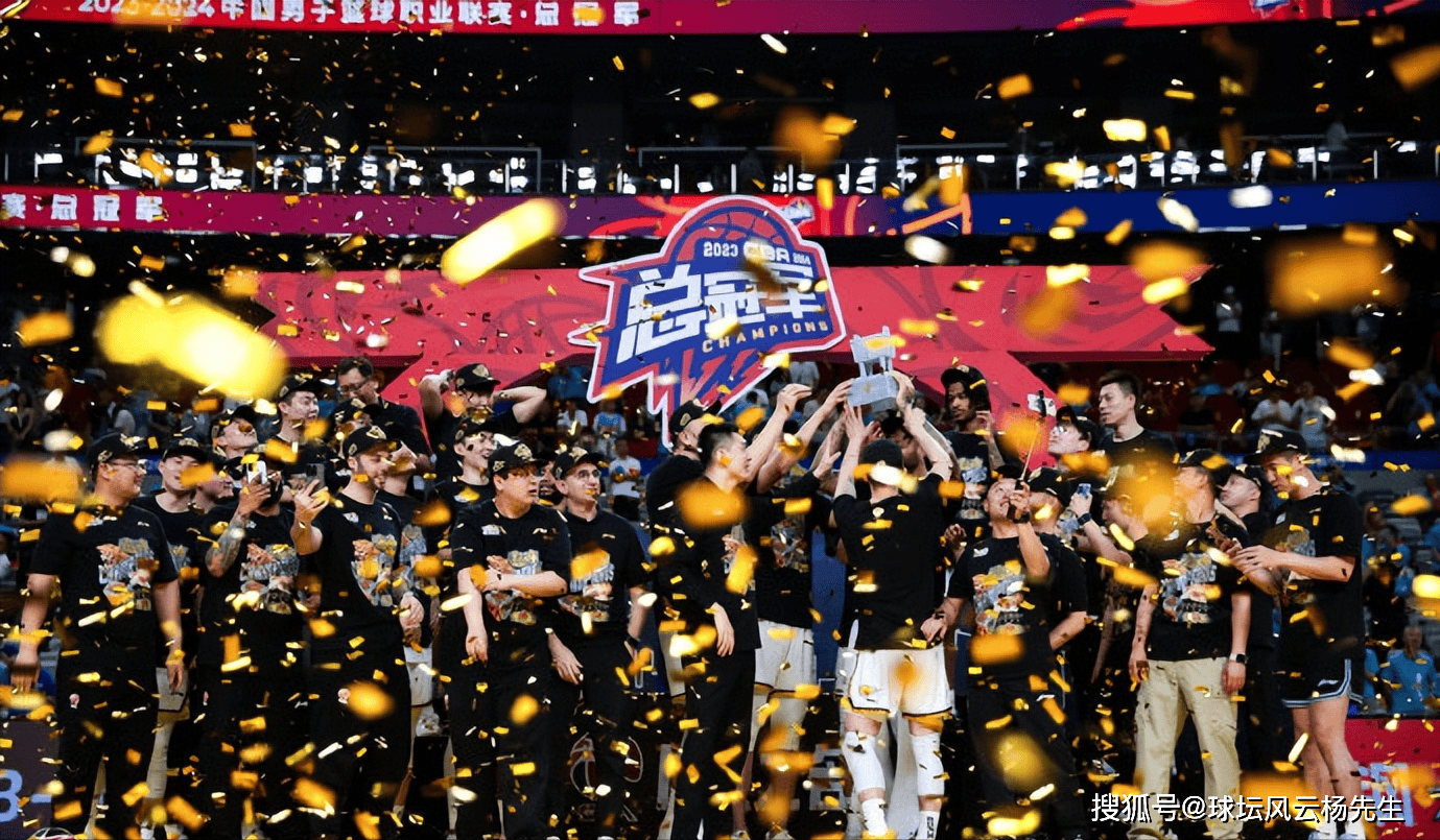 热门球队纷纷获胜，CBA联赛场面火爆