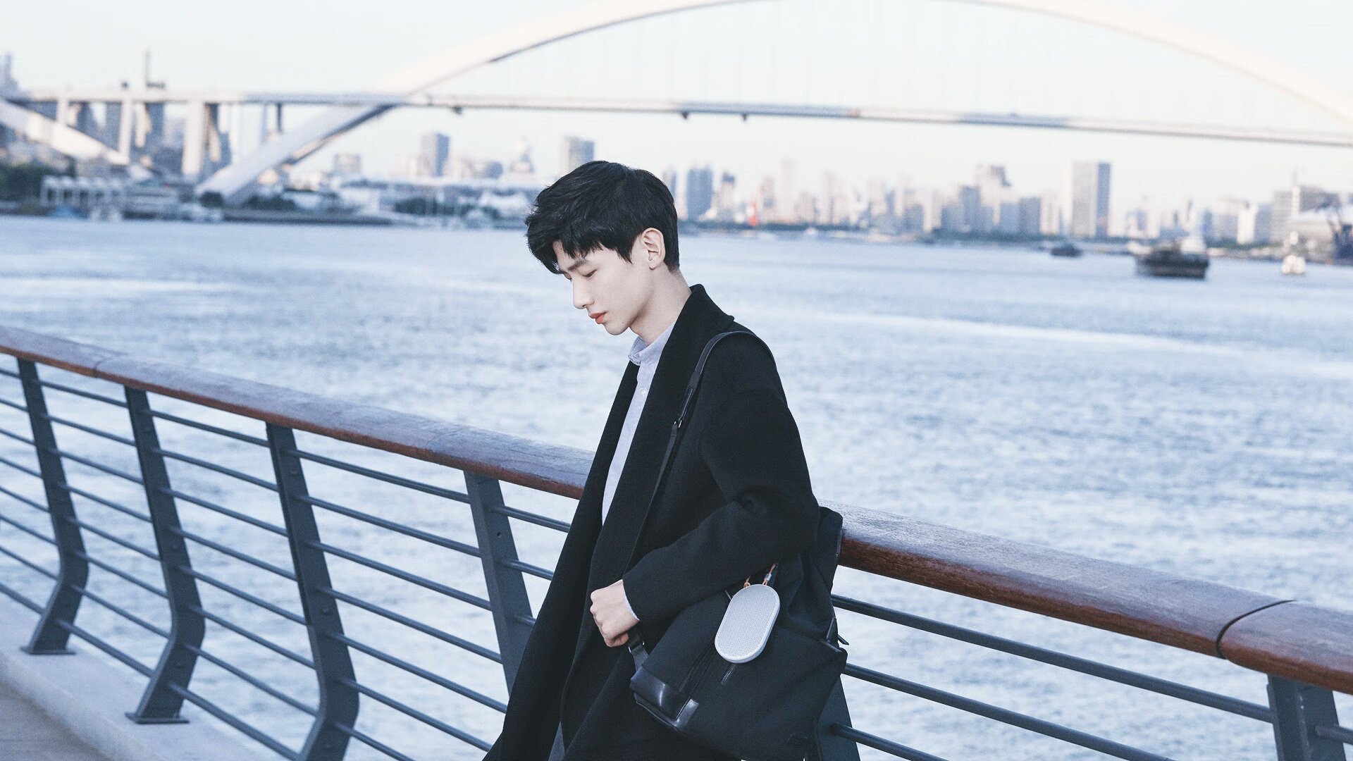 九游游戏-爱德华兹惊艳表现主导比赛，上海队力克北京队背后的篮球哲学